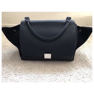 Celine Trapeze Medium bag in black